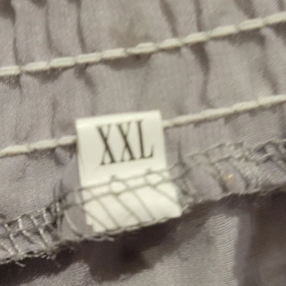 Long Sleeve Grey & Gold super sheer Top. Sz. XXL but fits more like a Lrg/New - Picture 4 of 5